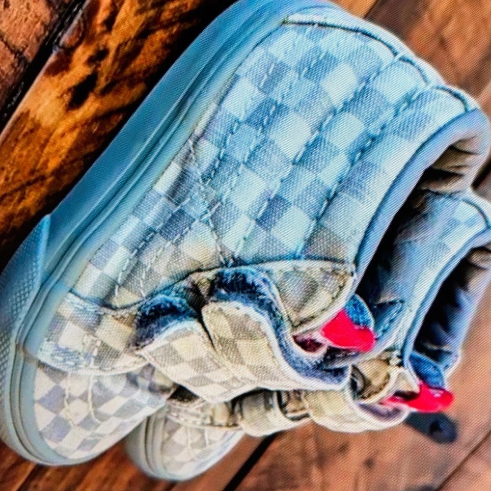 Good condition velcro strap canvas shoes